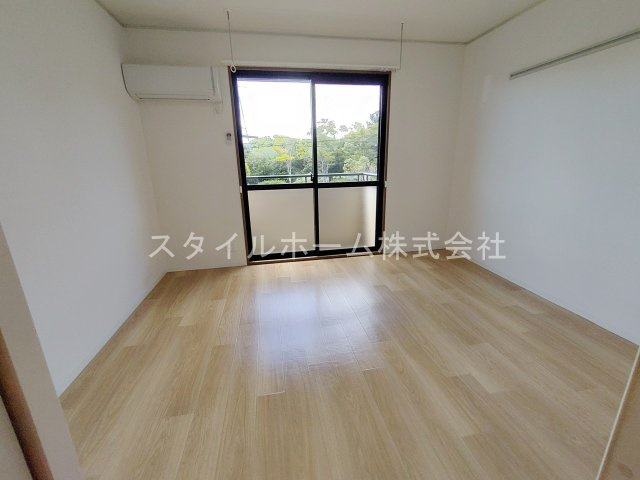 パークハウス南牛川の居間・リビング|別部屋写真です。