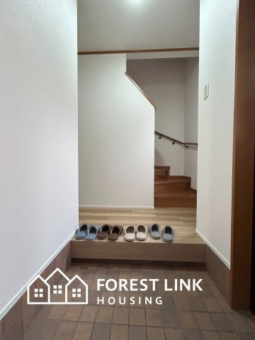 羽曳野市野 中古戸建の玄関