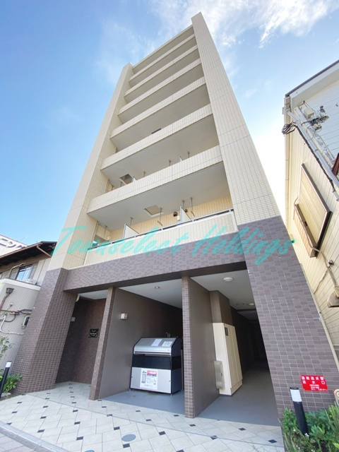 ウイング横須賀の外観|安心のオートロック♪重厚なマンションタイプ