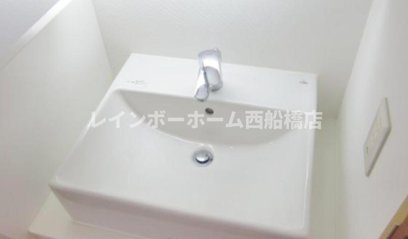 ピアモントの独立洗面台|※別部屋参考写真