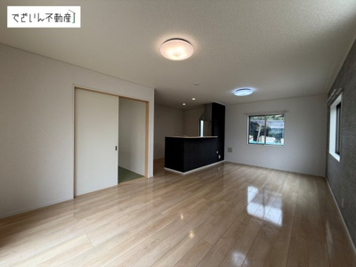 【居間・リビング】 | 行田市長野2丁目　中古住宅   | 現地(2026年9月撮影)