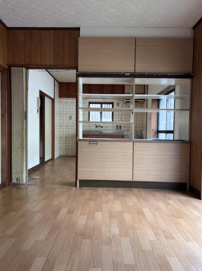 富雄北3丁目戸建の居間・リビング