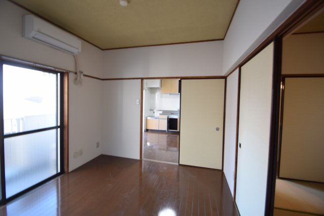 サンコーポの寝室|閑静な住宅街です。