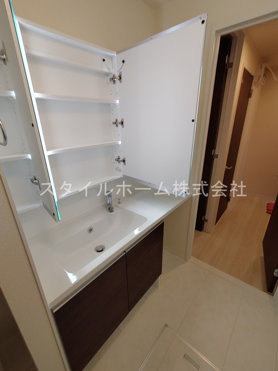 フィーミュールの洗面所|別部屋写真です。