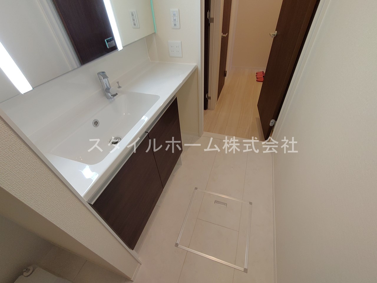 フィーミュールの洗面所|別部屋写真です。