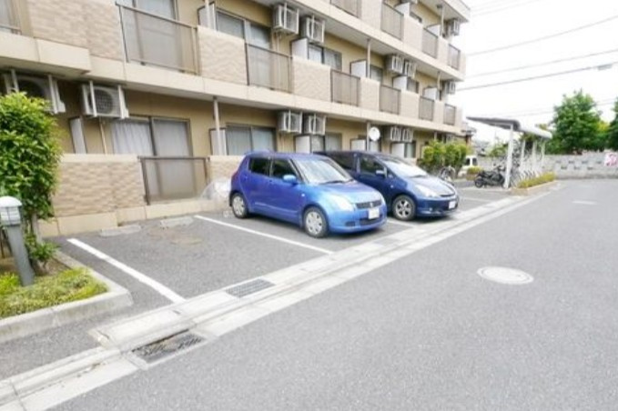 所沢市上新井１丁目の賃貸マンションの駐車場
