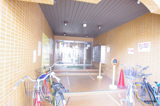 センチュリー新大阪　仲介手数料無料のエントランス
