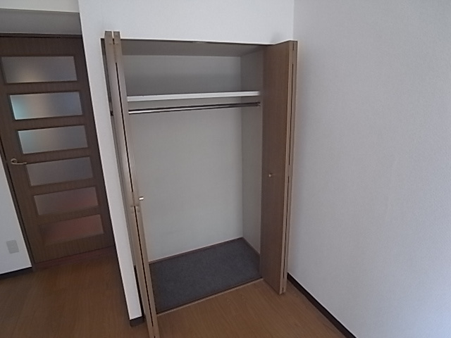 エスリード三宮の収納