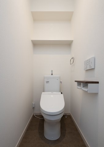 ルークス紅梅のトイレ|写真はモデルルームです。実際のお部屋とは少し異なる場合があります。