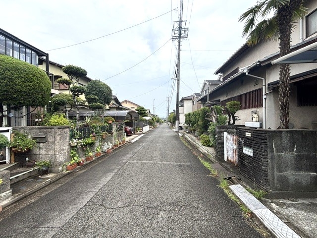 知多市八幡字深山口土地　Ａ区画の前面道路含む現地写真