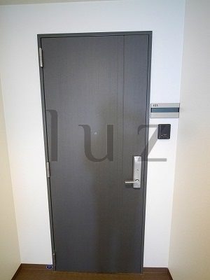 プリーモタナカの玄関