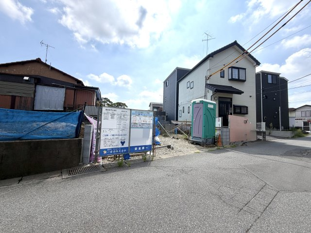 越谷市平方第３　１号棟新築戸建の外観|構造の安全性を第一に考えた基礎施工中。厳しい品質チェックを経て、頑丈な土台を作り上げています。