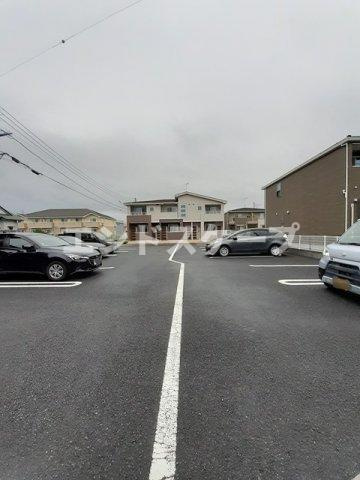 ルミナスローズの駐車場|高崎、前橋のお部屋探しはエンドスケープまで！お客様の理想お聞かせ下さい♪