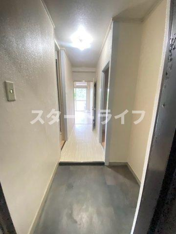 吹田市出口町の賃貸マンションの玄関
