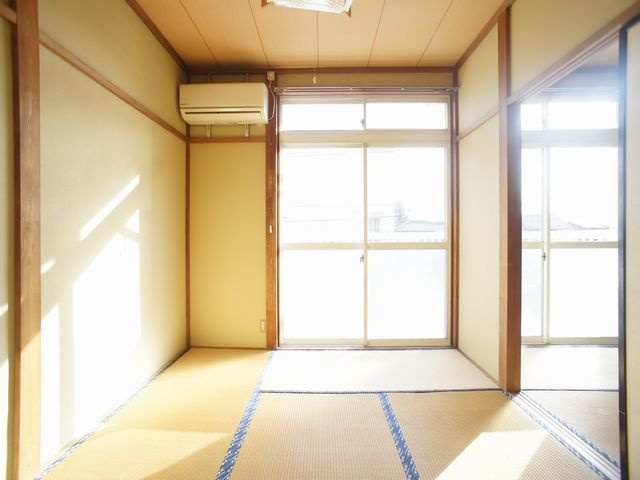 【寝室】 | アンジュール鹿沼幸町 | 快適に過ごせるエアコンが付いています♪