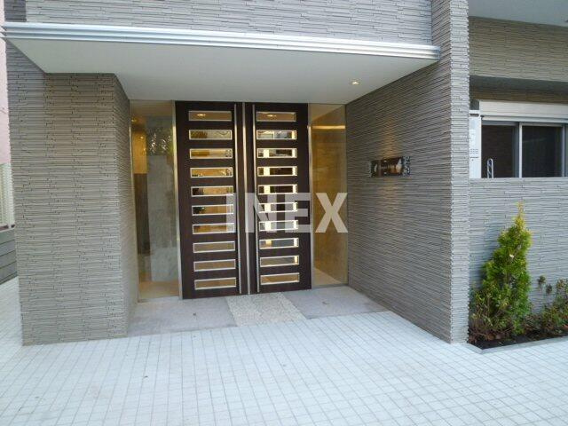 川崎市川崎区本町１丁目の賃貸マンションのエントランス