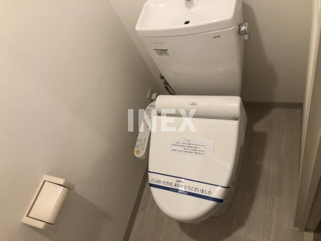 川崎市川崎区本町１丁目の賃貸マンションのトイレ