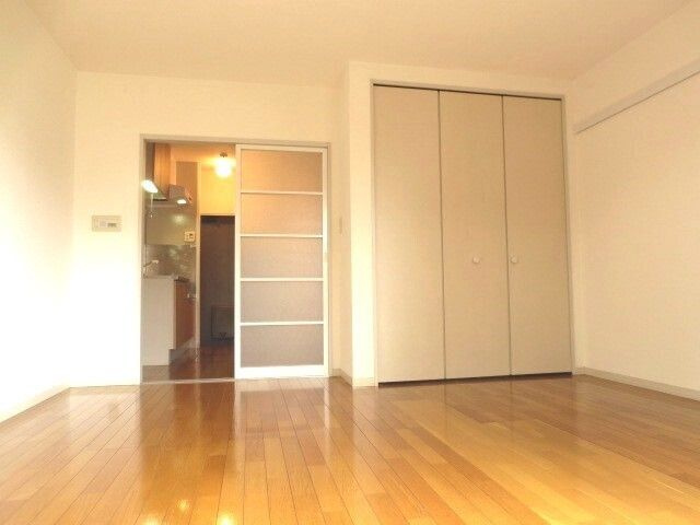 メルベーユ空港前の内装