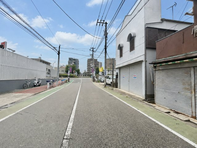 板橋区東新町2丁目　建築条件無し売地の前面道路含む現地写真|2026.09.04撮影

現地ご見学希望・資料請求などお気軽にお問い合わせ下さい！
03-5990-5201