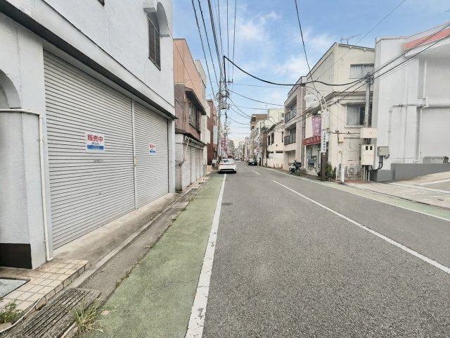 板橋区東新町2丁目　建築条件無し売地の前面道路含む現地写真|2026.09.04撮影

現地ご見学希望・資料請求などお気軽にお問い合わせ下さい！
03-5990-5201