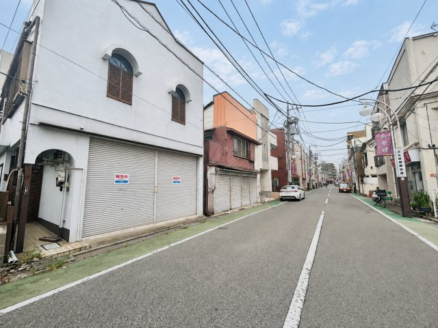 板橋区東新町2丁目　建築条件無し売地の前面道路含む現地写真|2026.09.04撮影

現地ご見学希望・資料請求などお気軽にお問い合わせ下さい！
03-5990-5201
