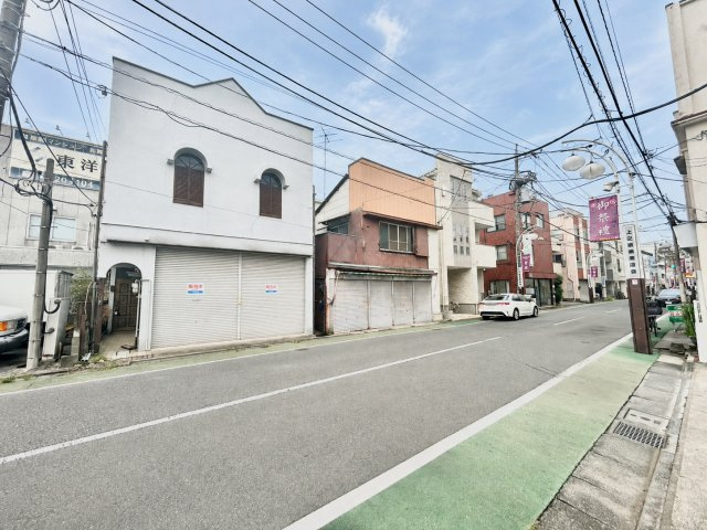 板橋区東新町2丁目　建築条件無し売地の前面道路含む現地写真|2026.09.04撮影

現地ご見学希望・資料請求などお気軽にお問い合わせ下さい！
03-5990-5201