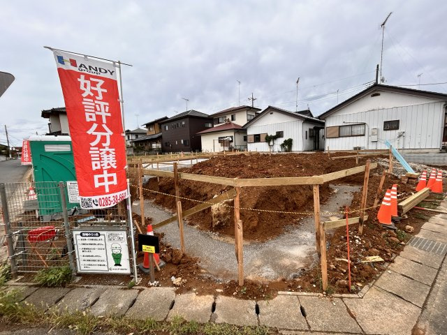 【Cradle garden】真岡市熊倉　第5 全２邸の外観|〇只今建築中〇
内部のカラー仕様書等、詳細資料をご希望の方はお気軽にお申し付け下さい。
建築中の為、同シリーズ完成モデルハウス見学可能です。
お気軽にお問合せくださいませ。
※2026年9月撮影