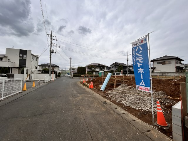 【Cradle garden】真岡市熊倉　第5 全２邸の前面道路含む現地写真|〇只今建築中〇
マイホーム購入時の住宅ローン、気になる月々の支払は？などお気軽にお問合せ下さい。
マイホームの探し方、住宅ローンのシュミレーションもハンディホームにお任せください。
