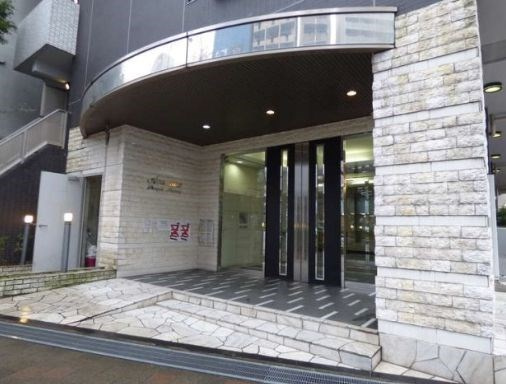 【エントランス】アヴァンツァーレ新宿ピアチェーレ 