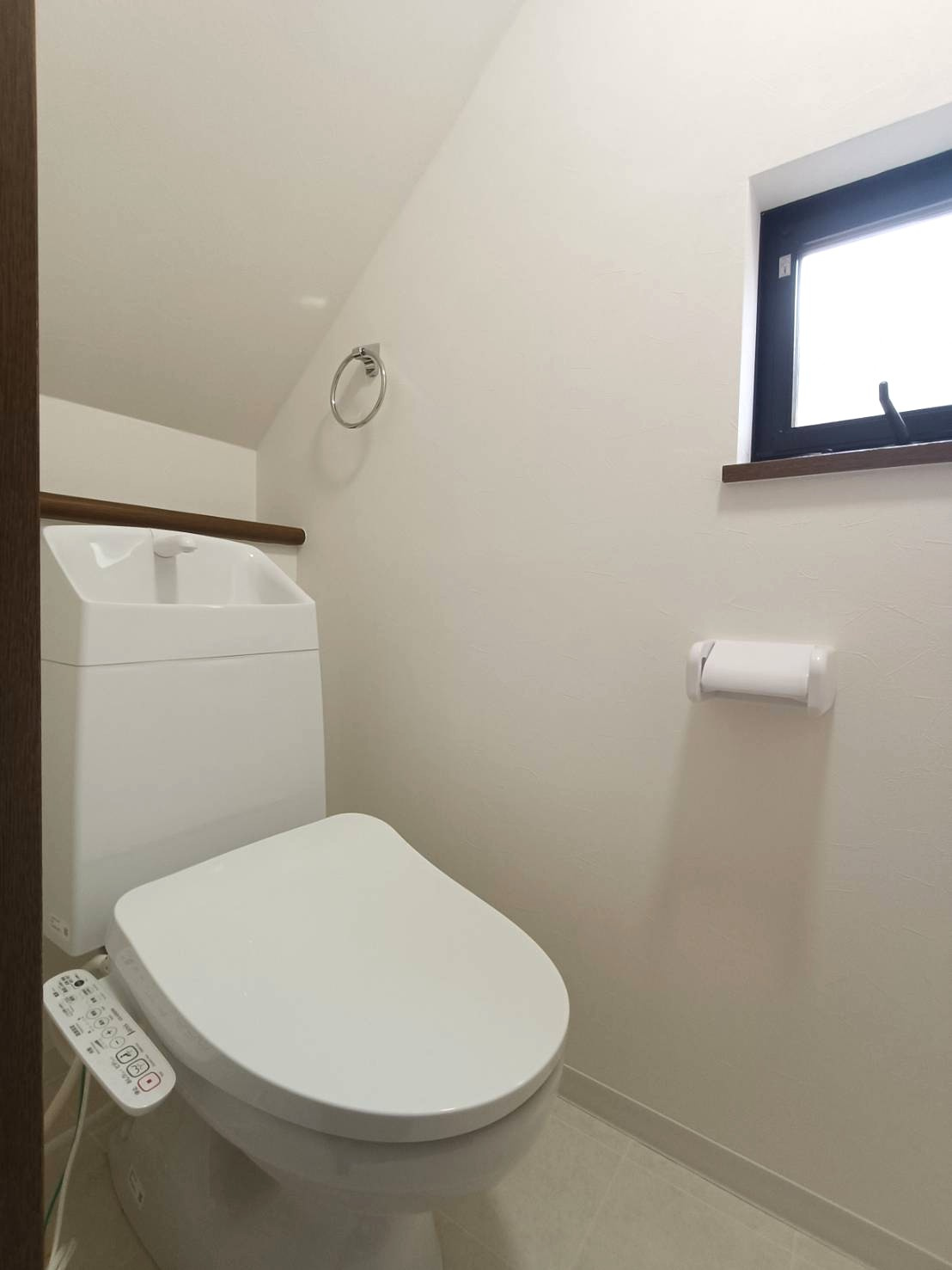 北葛飾郡松伏町　田中3丁目　中古戸建のトイレ|シンプルで使いやすいトイレです