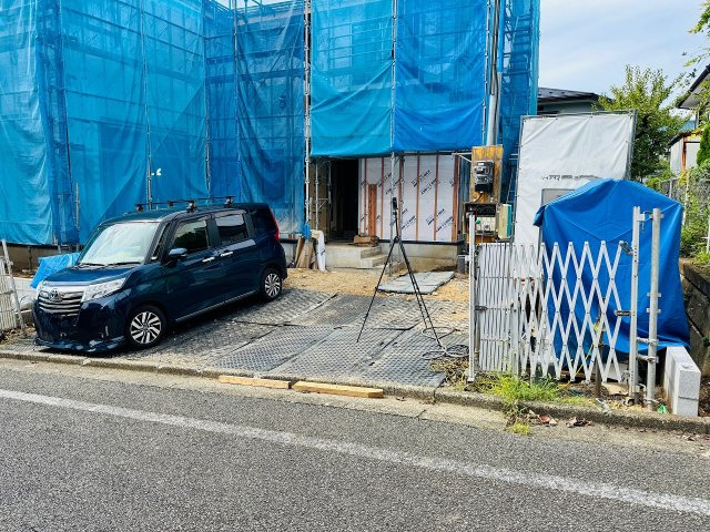 八王子市　片倉町　新築一戸建て　２４期の駐車場|～並列3台駐車可能カースペース～