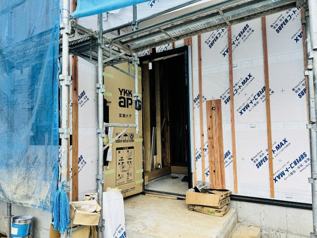 八王子市　片倉町　新築一戸建て　２４期の玄関|～玄関は安心のWロックキーを採用～