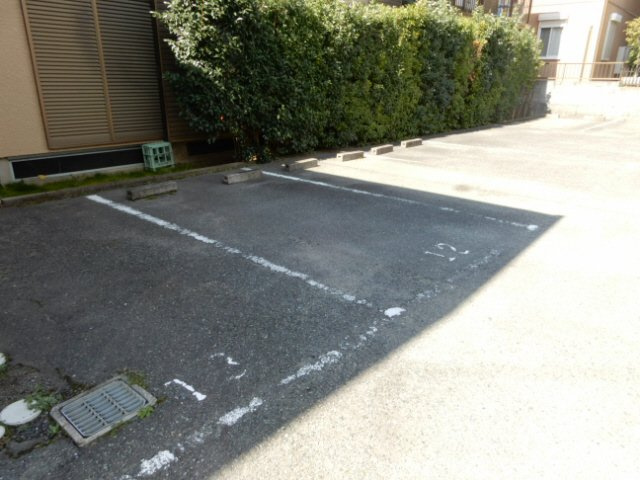コスモハイツの駐車場