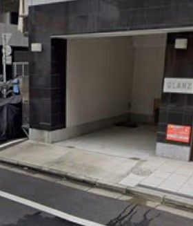 GLANZの駐車場