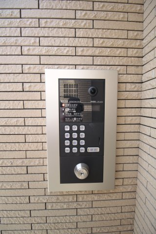 AQUE22のセキュリティ|オートロックがあります