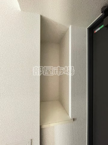 レアシス秋葉原の玄関|玄関横棚