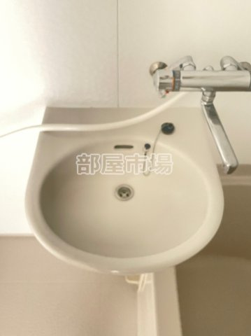 レアシス秋葉原の洗面所