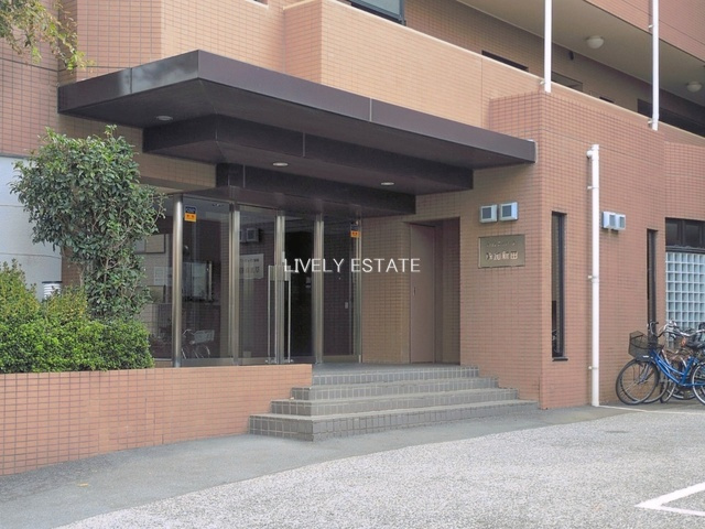 藤和シティコープ草加新田のエントランス