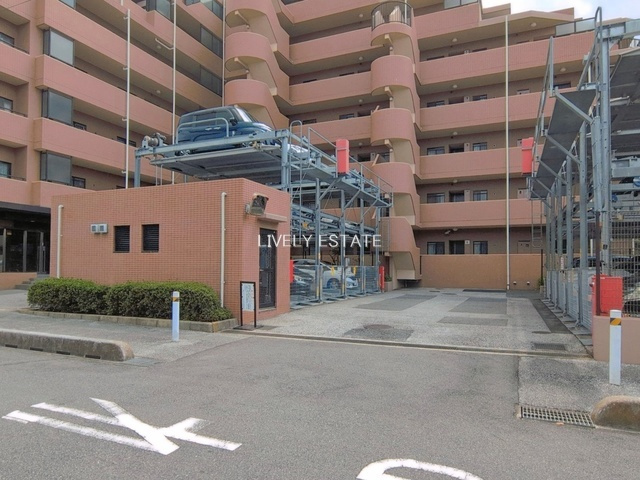 藤和シティコープ草加新田の駐車場
