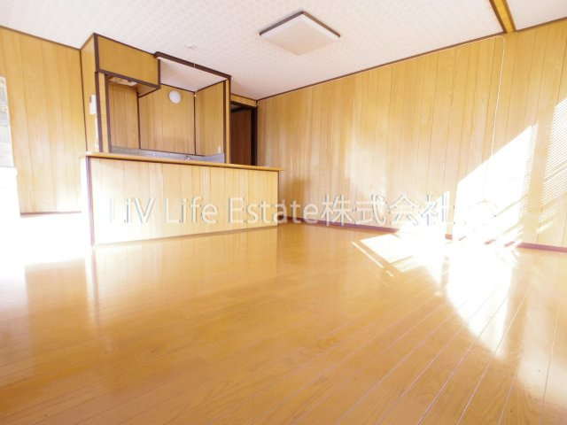 小平市学園西町２丁目の賃貸マンションの居間・リビング