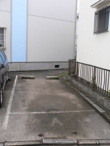 パティオスクエア亀有の駐車場