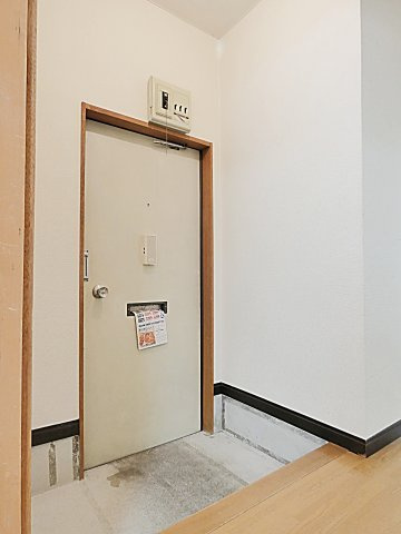 サニーヴィラの玄関