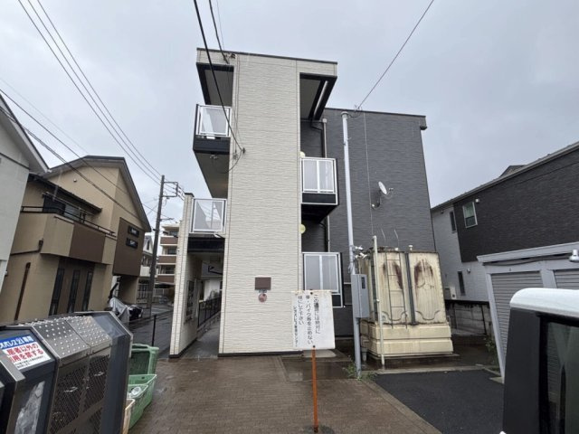 レオパレスレジデンス高橋の外観