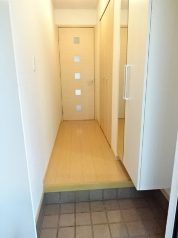 アンジェロ　クストーデ　Ｂの玄関
