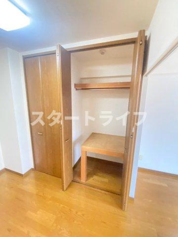 大阪市東淀川区淡路５丁目の賃貸マンションの収納