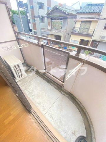 大阪市東淀川区淡路５丁目の賃貸マンションのバルコニー