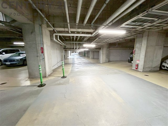 屋内駐車場