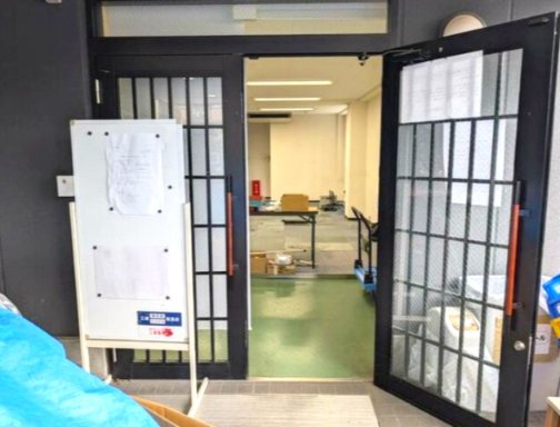 榎木町店舗事務所のエントランス