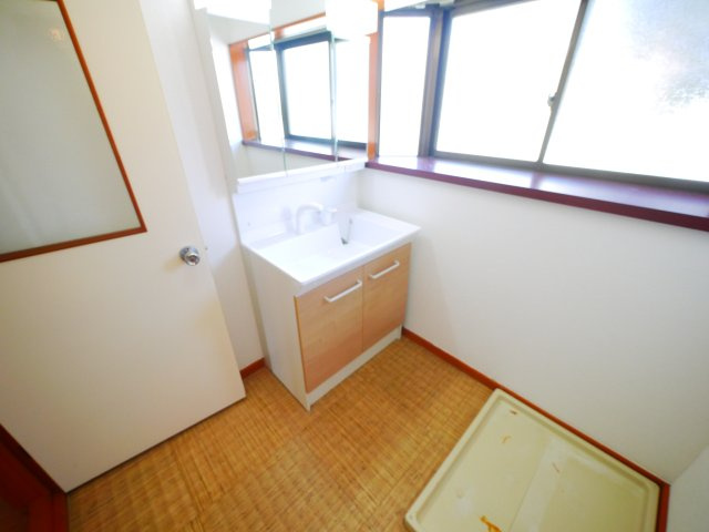 茂原市緑ヶ丘5　中古戸建の独立洗面台|内外装リフォーム済み令和6年12月５SLDK都市ガス上下水 緑ヶ丘リゾーン分譲地内 スーパー徒歩9分