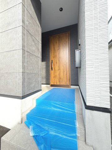 【新築戸建】札幌市白石区北郷2条12丁目3棟のエントランス